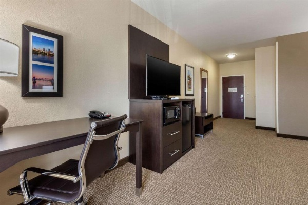 Comfort Inn & Suites North Little Rock near I-40 image 10