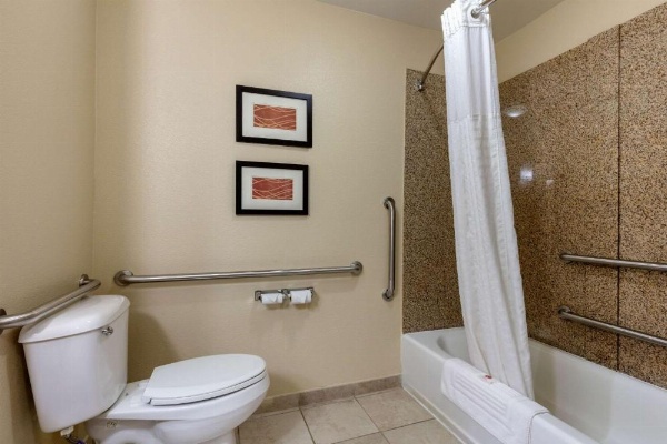 Comfort Inn & Suites North Little Rock near I-40 image 11