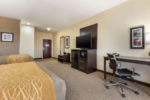 Comfort Inn & Suites North Little Rock near I-40 image 14