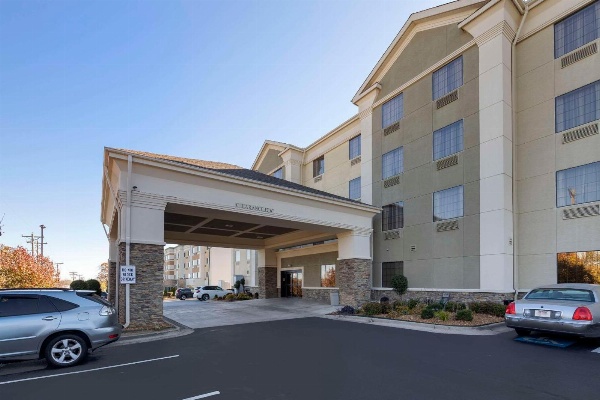 Comfort Inn & Suites North Little Rock near I-40 image 3